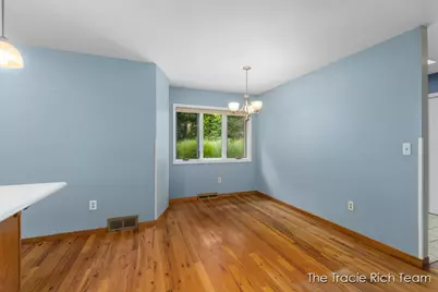 128 Collindale Avenue NW, Grand Rapids, MI 49504 - Photo 13