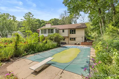 128 Collindale Avenue NW, Grand Rapids, MI 49504 - Photo 39