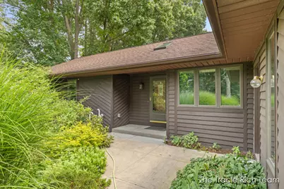 128 Collindale Avenue NW, Grand Rapids, MI 49504 - Photo 3