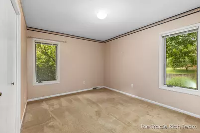 128 Collindale Avenue NW, Grand Rapids, MI 49504 - Photo 19