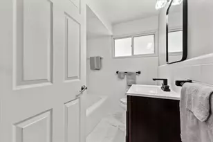 18305 Marquette St, Roseville, MI 48066 - Photo 7