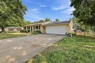 1870 Richard St, Jenison, MI 49428 - Photo 3
