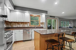 128 Pheasant Run, Battle Creek, MI 49015 - Photo 5