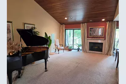 7229 Creeks Bend Drive, West Bloomfield, MI 48322 - Photo 3