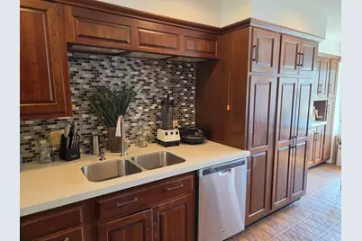7229 Creeks Bend Drive, West Bloomfield, MI 48322 - Photo 9