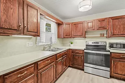 1639 Wellington Road, Lansing, MI 48910 - Photo 11
