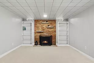 1639 Wellington Rd, Lansing, MI 48910 - Photo 17