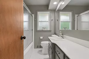 1639 Wellington Rd, Lansing, MI 48910 - Photo 15