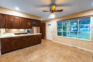 8245 Heritage Dr, Kalamazoo, MI 49009 - Photo 11
