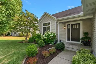 312 Sand Castle Dr, Holland, MI 49424 - Photo 3