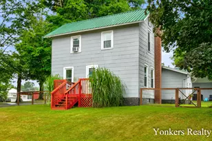 190 Race St, Freeport, MI 49325 - Photo 3