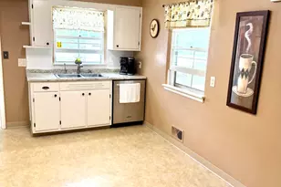 1615 Roger Ave, Benton Harbor, MI 49022 - Photo 5
