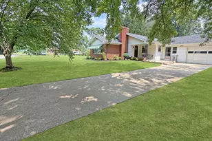 1615 Roger Ave, Benton Harbor, MI 49022 - Photo 1