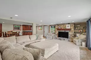 6380 Oakridge Dr, Jonesville, MI 49250 - Photo 13