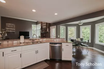 6054 Summerhill Drive, Hudsonville, MI 49426 - Photo 5