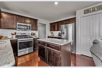7184 Castell Boulevard, Belleville, MI 48111 - Photo 19