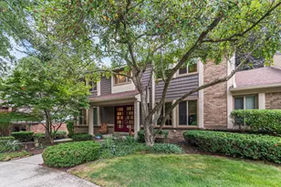 29822 Deer Run, Farmington Hills, MI 48331 - Photo 3