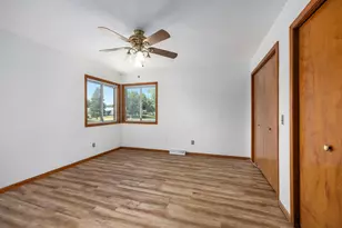 5946 Leisure S Dr SE, Kentwood, MI 49548 - Photo 13