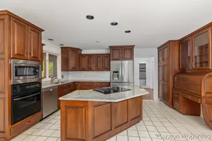 3482 Charlevoix Dr SE, Grand Rapids, MI 49546 - Photo 9