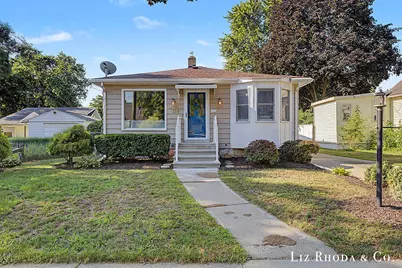 138 Bowne Street NE, Grand Rapids, MI 49505 - Photo 1