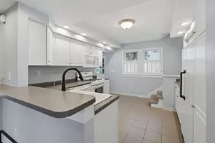 516 Curtis St NE, Grand Rapids, MI 49505 - Photo 7