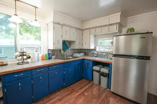 910 Pleasant St, Belding, MI 48809 - Photo 11