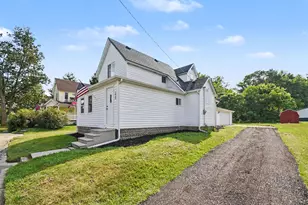 220 Larkin St, Middleville, MI 49333 - Photo 3