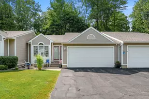 121 Pinegrove Dr, Battle Creek, MI 49015 - Photo 1