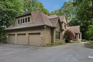 1579 Winterwood Dr NE, Grand Rapids, MI 49525 - Photo 5