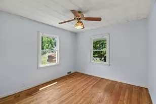 1422 Derby Dr NW, Grand Rapids, MI 49504 - Photo 13