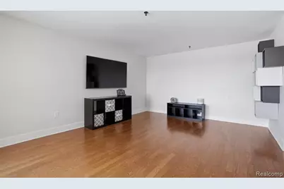 300 Riverfront Drive, Detroit, MI 48226 - Photo 9