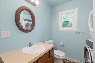 1129 Hamilton Ave NW, Grand Rapids, MI 49504 - Photo 17