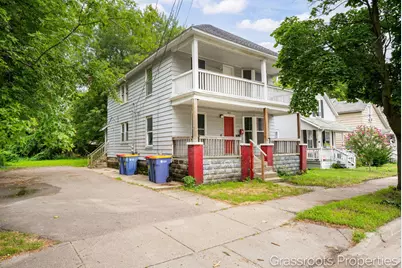 1129 Hamilton Avenue NW, Grand Rapids, MI 49504 - Photo 1