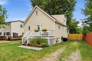 22 N Highland St, Mount Clemens, MI 48043 - Photo 3