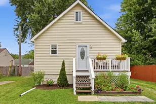 22 N Highland St, Mount Clemens, MI 48043 - Photo 1