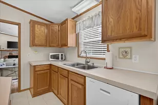 8000 Warren Woods Rd, Three Oaks, MI 49128 - Photo 11