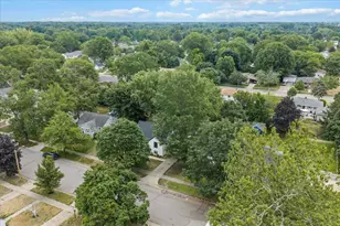 1214 Woodlawn Ave, Grand Haven, MI 49417 - Photo 5