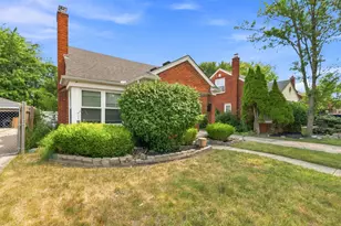 21211 Newcastle Rd, Harper Woods, MI 48225 - Photo 3