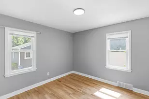 21211 Newcastle Rd, Harper Woods, MI 48225 - Photo 19
