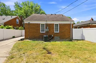 21211 Newcastle Rd, Harper Woods, MI 48225 - Photo 33