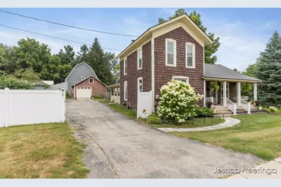 29 W Division Street NE, Rockford, MI 49341 - Photo 3