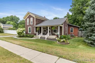 29 W Division St NE, Rockford, MI 49341 - Photo 1