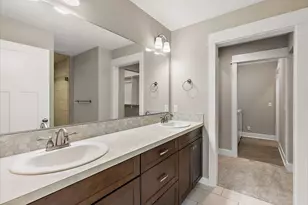 570 Riverbank Cir, Zeeland, MI 49464 - Photo 29