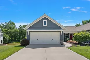 570 Riverbank Cir, Zeeland, MI 49464 - Photo 3