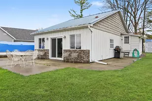 416 W Russell Dr, Coldwater, MI 49036 - Photo 1