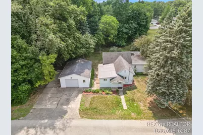 167 W Brooks Street, Newaygo, MI 49337 - Photo 3