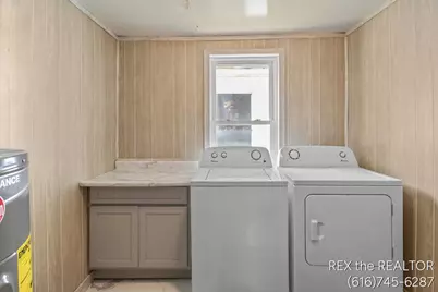 167 W Brooks Street, Newaygo, MI 49337 - Photo 15