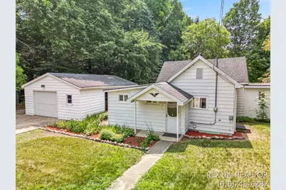 167 W Brooks Street, Newaygo, MI 49337 - Photo 1