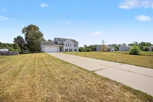 14627 Ivorystone Dr NE, Cedar Springs, MI 49319 - Photo 3