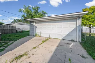 2478 River Dr, Lincoln Park, MI 48146 - Photo 5